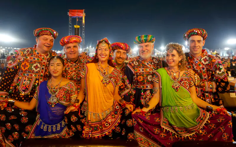 جشن ناواراتری؛ جشن رقص و آواز با لباس‌های محلی