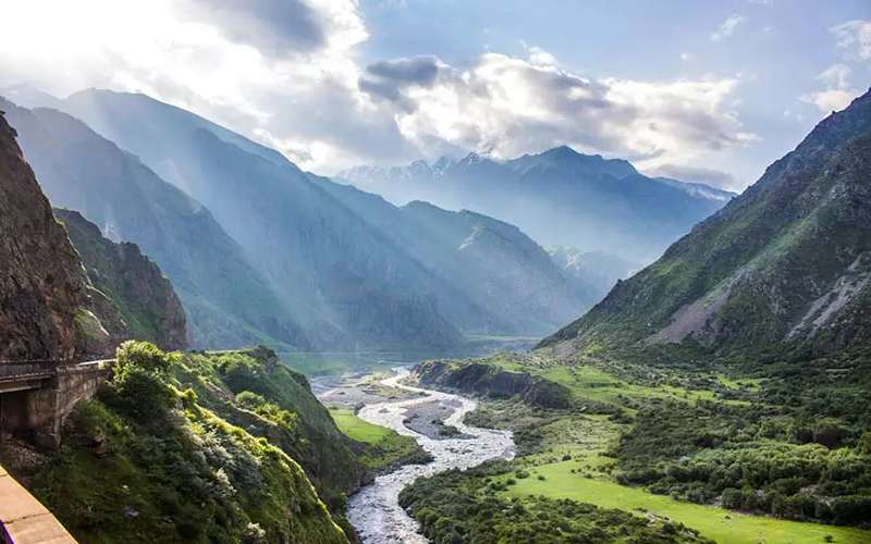 کوه‌های قفقاز گرجستان