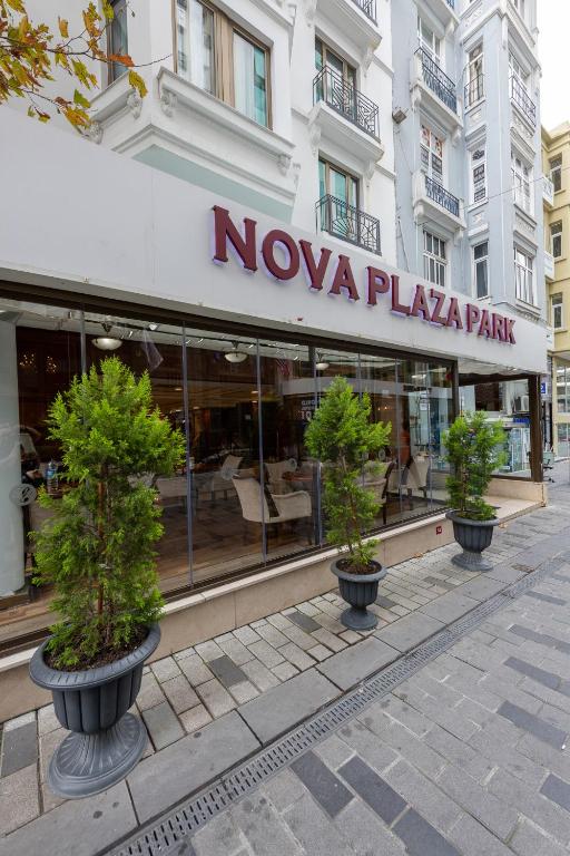 Nova Plaza Park Hotel