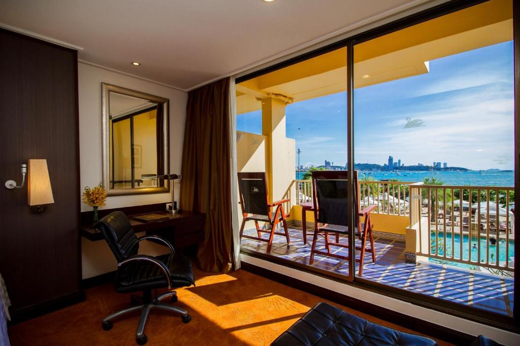 Dusit Thani Pattaya - SHA Extra Plus